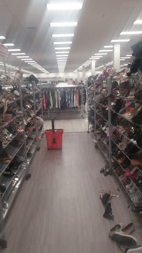 Clothing Store «Burlington Coat Factory», reviews and photos, 155 US-130, Cinnaminson, NJ 08077, USA