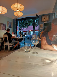 Atmosphère du Restaurant méditerranéen L'Esclafidou 'La Table du Cap' à Nîmes - n°3