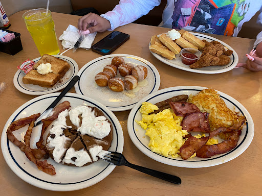 Shopping Mall «Central Plaza Shopping Center», reviews and photos, 2550 Central Park Ave, Yonkers, NY 10710, USA