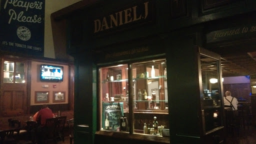 Irish Pub «Rí Rá Irish Pub», reviews and photos, 701 NW Riverside Dr, Evansville, IN 47708, USA