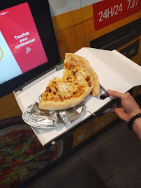 Plats et boissons du Pizzas à emporter Distributeur Fred la tour de pizz à Llupia - n°4