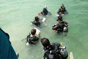 I-Divers Dive Center image