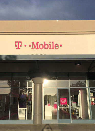 Cell Phone Store «T-Mobile», reviews and photos, 4515 Rosewood Dr STE 400, Pleasanton, CA 94588, USA