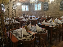 Atmosphère du Restaurant Le Castel à Lamastre - n°7