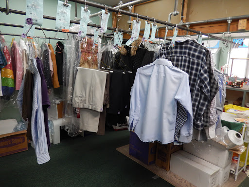 Dry Cleaner «Meadowbrook Alteration Shop», reviews and photos, 3049 E Walton Blvd, Auburn Hills, MI 48326, USA