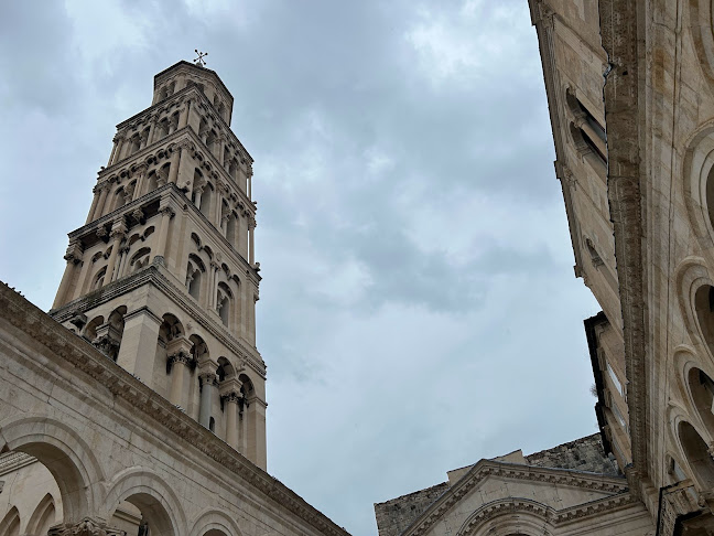 Ul. Iza Vestibula 1, 21000, Split