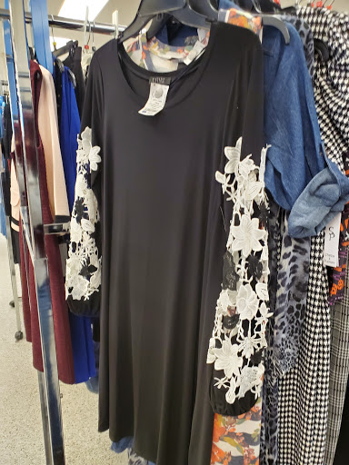 Clothing Store «Ross Dress for Less», reviews and photos, 4107 Portsmouth Blvd, Chesapeake, VA 23321, USA