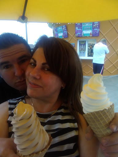 Ice Cream Shop «Twistee Treat Pinellas Park», reviews and photos, 4556 Mainlands Blvd W, Pinellas Park, FL 33782, USA