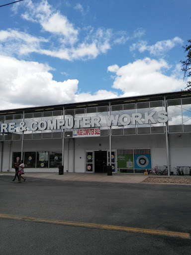 Thrift Store «Goodwill Central Texas - Macfarlane Center & Computer Works», reviews and photos, 8965 Research Blvd, Austin, TX 78758, USA