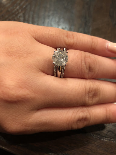 Jewelry Store «Kay Jewelers», reviews and photos, 6401 Bluebonnet Blvd #2130, Baton Rouge, LA 70836, USA