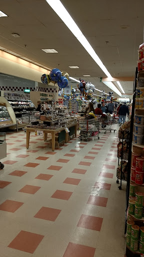 Grocery Store «Market Basket», reviews and photos, 167 S Broadway, Salem, NH 03079, USA