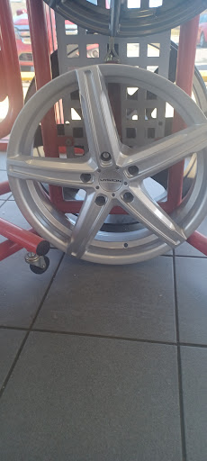 Tire Shop «Discount Tire Store - Indianapolis, IN», reviews and photos, 8302 N Michigan Rd, Indianapolis, IN 46268, USA