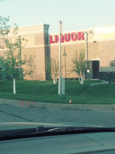 Liquor Store «Eagle Liquor Lino Lakes MN», reviews and photos, 730 Apollo Dr #190, Lino Lakes, MN 55014, USA