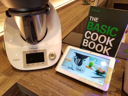 Shopping Mall «The Village at Corte Madera», reviews and photos, 1618 Redwood Hwy, Corte Madera, CA 94925, USA