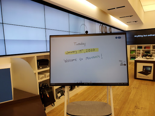 Computer Store «Microsoft Store - Park Meadows Mall», reviews and photos, 8505 Park Meadows Center Dr #2095, Lone Tree, CO 80124, USA