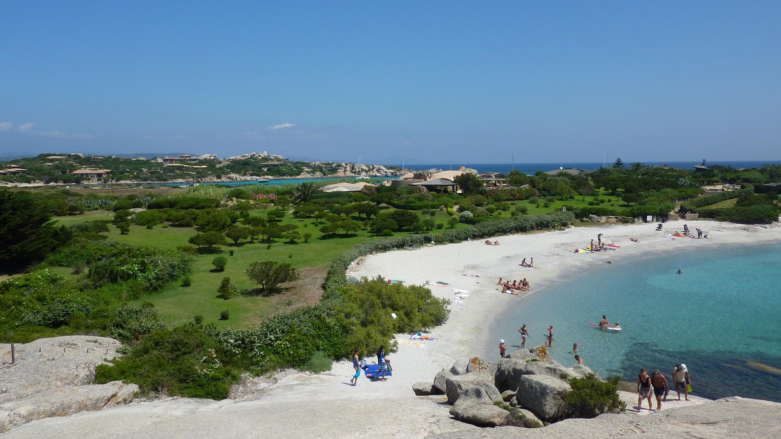 Foto de Playa Cala Di Chiorneri III con brillante arena fina superficie