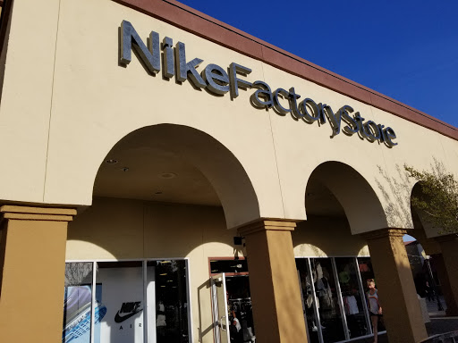 Shopping Mall «Folsom Premium Outlets», reviews and photos, 13000 Folsom Blvd, Folsom, CA 95630, USA