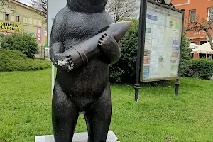 Monument The Bear Wojtek image