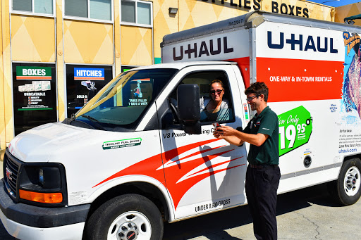 Truck Rental Agency «U-Haul Moving & Storage of Thornton», reviews and photos, 4833 Thornton Ave, Fremont, CA 94536, USA