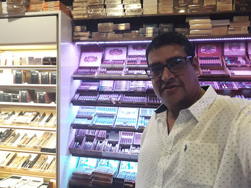 Bar «Smoke on the Water», reviews and photos, 1630 Bell Tower Ln, Weston, FL 33326, USA