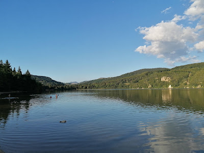 Plage du lac d'Issarlès à Le Lac-d'Issarlès