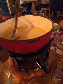 Fondue du Restaurant servant de la raclette La Meule Du Berger à Bordeaux - n°17