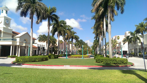 Movie Theater «iPic Theaters», reviews and photos, 301 Plaza Real, Boca Raton, FL 33432, USA