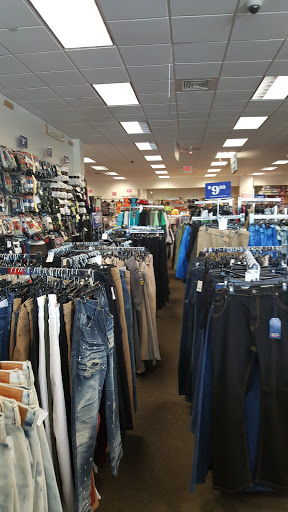 Discount Store «Fallas Discount Stores», reviews and photos, 1371 NE 163rd St #1114, Miami, FL 33162, USA