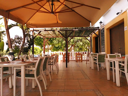 Restaurante Le Monde - Carrer Venda de Fruitera, 11, 07814 Santa Gertrudis de Fruitera, Illes Balears, Spain