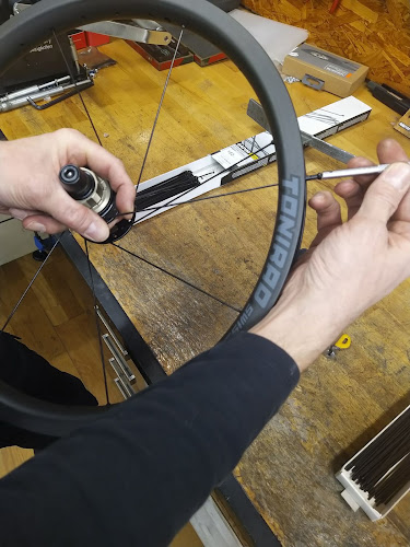 http://www.aendus-bike-gallery.ch/