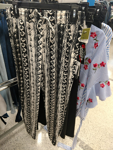 Clothing Store «Ross Dress for Less», reviews and photos, 835 Cortez Rd W, Bradenton, FL 34207, USA