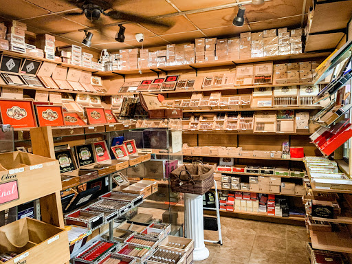 Cigar Shop «Tobacco Road Fine Cigars, Indoor Golf & Gifts.», reviews and photos, 3118 S Cooper St, Arlington, TX 76015, USA