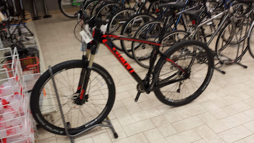 Bicycle Repair Shop «Riverside Bicycle Shop», reviews and photos, 101 N Riverside Dr, Clarksville, TN 37040, USA