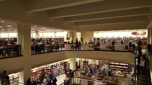 Book Store «Barnes & Noble», reviews and photos, 189 The Grove Dr, Los Angeles, CA 90036, USA