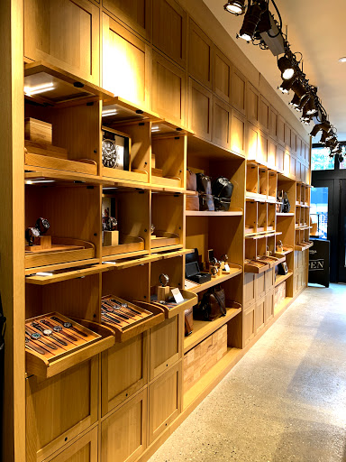 Watch Store «Shinola Wicker Park / Bucktown Store», reviews and photos, 1619 N Damen Ave, Chicago, IL 60647, USA