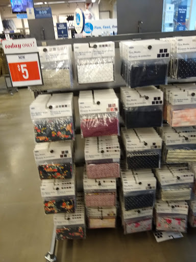 Clothing Store «Old Navy», reviews and photos, 7 Backus Ave, Danbury, CT 06810, USA