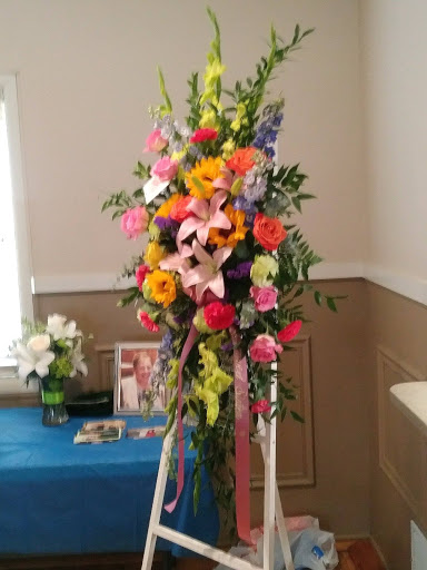 Florist «Chapel Hill Florist», reviews and photos, 2913 IL-120, McHenry, IL 60051, USA