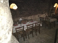 Atmosphère du Restaurant Les Caves de la Genevraie à Louresse-Rochemenier - n°10