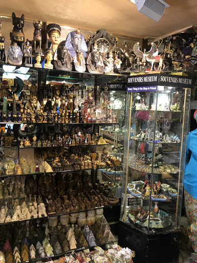 Souvenir store near me online