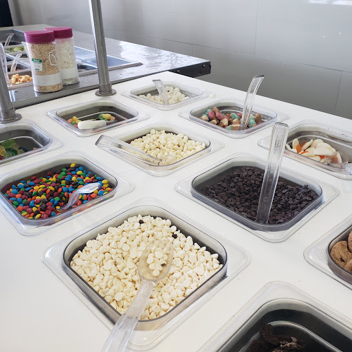 Frozen Yogurt Shop «Yogurtland Costa Mesa- Baker Street», reviews and photos, 1450 Baker St, Costa Mesa, CA 92626, USA