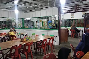 Rumah makan aisyah minang image