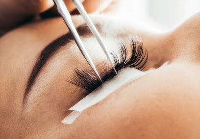 Chez Royâ Beauty - Toronto Eyelash Extensions, Volume and Natural Lashes
