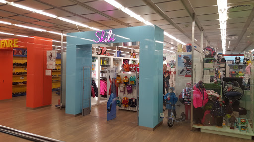Stores to buy children's clothing Prague