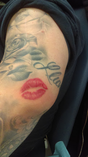 Tattoo Shop «Sincity Tattoo», reviews and photos, 10751 Glenoaks Blvd, Pacoima, CA 91331, USA