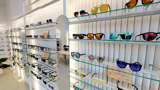 Stores to buy women's sunglasses Mexico City