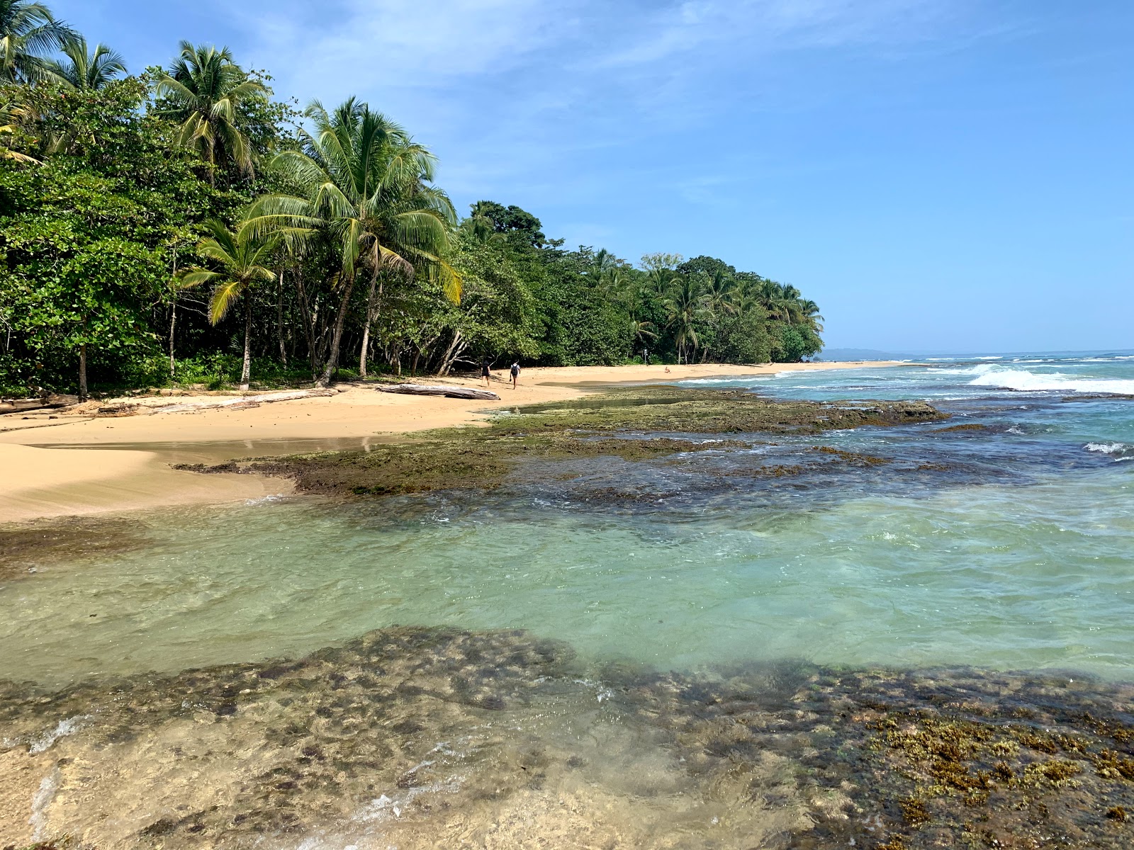 Photo de Chiquita beach avec sable lumineux de surface