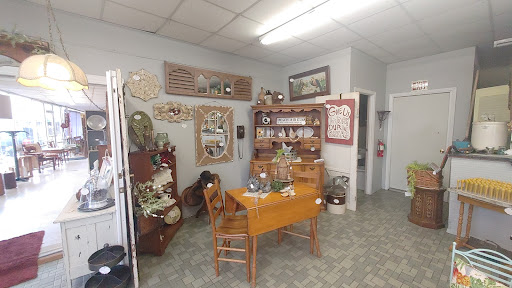 Antique Store «Big Stick Long Bow Mall», reviews and photos, 1145 E 1st St, DeRidder, LA 70634, USA