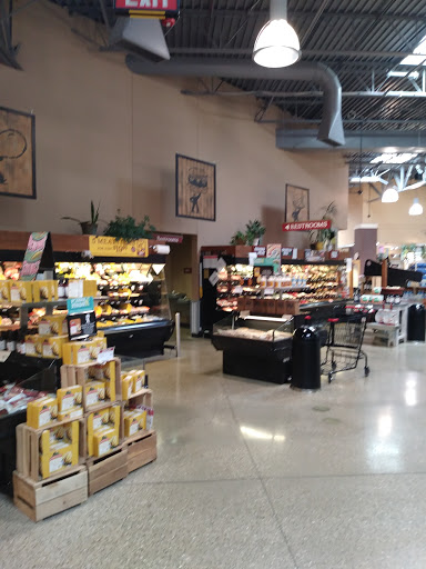 Shopping Mall «Kingsdale Shopping Center», reviews and photos, Tremont Rd & Zollinger Rd, Upper Arlington, OH 43221, USA