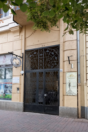 La femme esküvői ruhaszalon