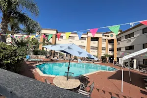 Holiday Inn image